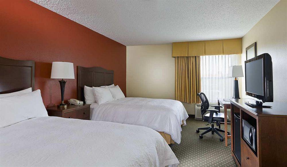 Hampton Inn Абілін Номер фото